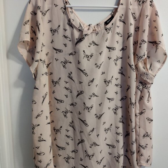 Torrid pastel pink top with black sparrows 2X - Picture 4 of 5